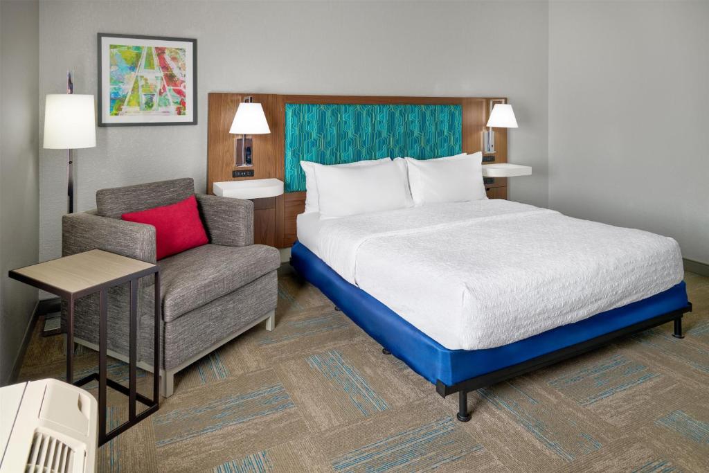 The Hampton Inn Kansas City The Legends